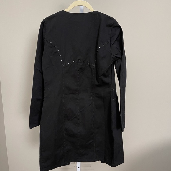 Cras Top can be worn as a dress or jacket - Picture 2 of 5